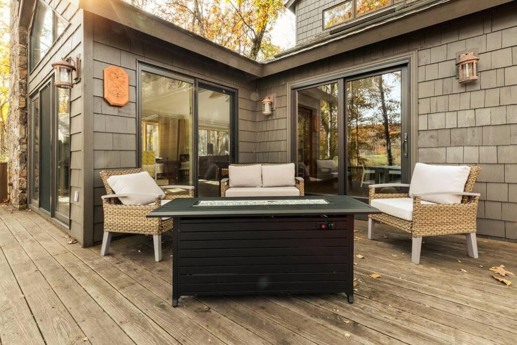 7Th Hole Chalet At Wintergreen Resort Hot Tub, Sauna & 3 Fireplaces Exterior photo